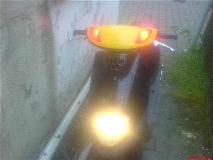 Yamaha jog givet til røde kors;) billede 12