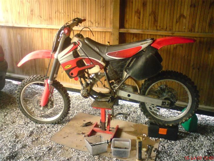Honda CR 125 R/82ccm solgt - færdig samlet, mangler bare motor. billede 14