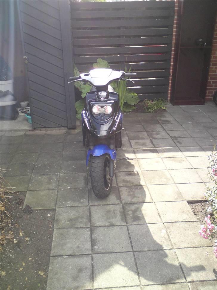 PGO Hot 50  - synd en scooter fra 06 ser sådan ud, men bliver der rådet bod på nu !  billede 1
