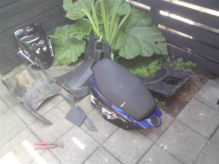 PGO Hot 50  - synd en scooter fra 06 ser sådan ud, men bliver der rådet bod på nu !  billede 6