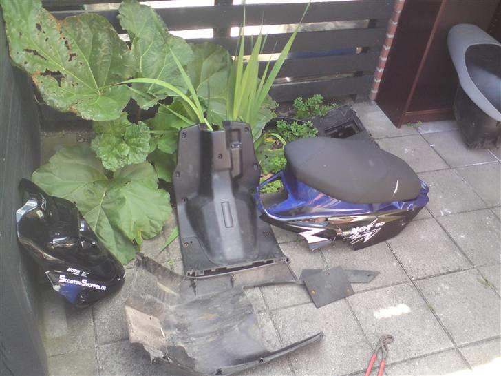 PGO Hot 50  - synd en scooter fra 06 ser sådan ud, men bliver der rådet bod på nu !  billede 7