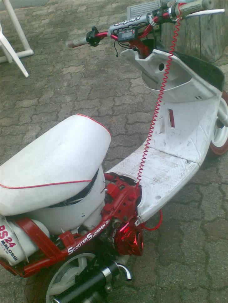 Yamaha  jog  R-setup væk - så kom dødemandskontakten også lige hjem og nu er den færdig og klar til dhs billede 19