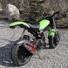 Suzuki Street"green devil" solgt