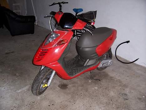 Aprilia Sonic STJÅLDEN!!!!!! - Det er jo dyret :P billede 1