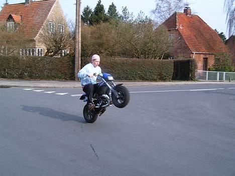 Suzuki Street Magic - Tuller lidt rundt på rullen billede 3