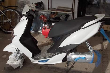 Yamaha Jog R (ER BLEVET STJÅLET) - Da jeg var igang med at male fælge billede 12