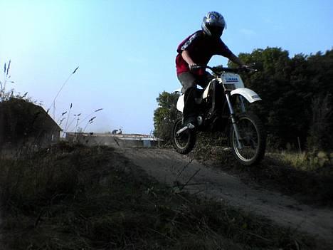 Yamaha yz 80  LC - min fætter prøver  billede 3