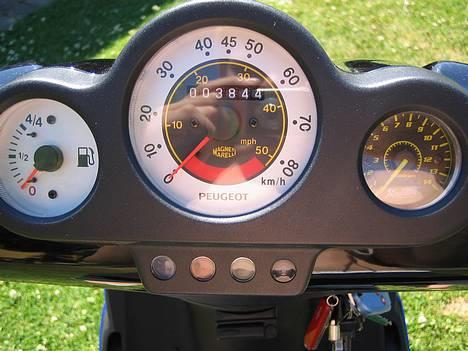 Peugeot speedfight 2 SOLGT - Koso Analog omdrejningstæller  billede 13