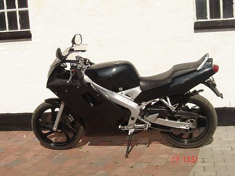 Yamaha TZR 50 TOTALSKADET ! billede 1