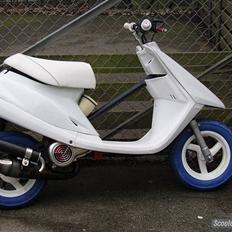 Yamaha Jog SNEHVIDe ( VÆK )