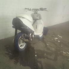 Yamaha Jog SNEHVIDe ( VÆK )
