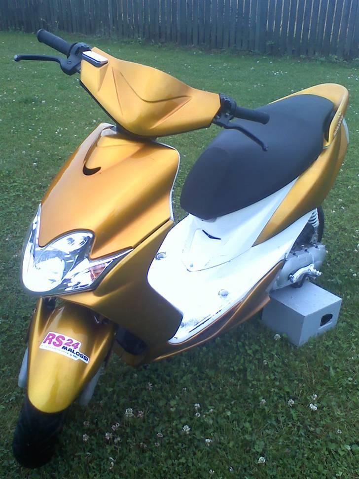 Yamaha Jog R "GULD-FUGLEN" R.I.P billede 1