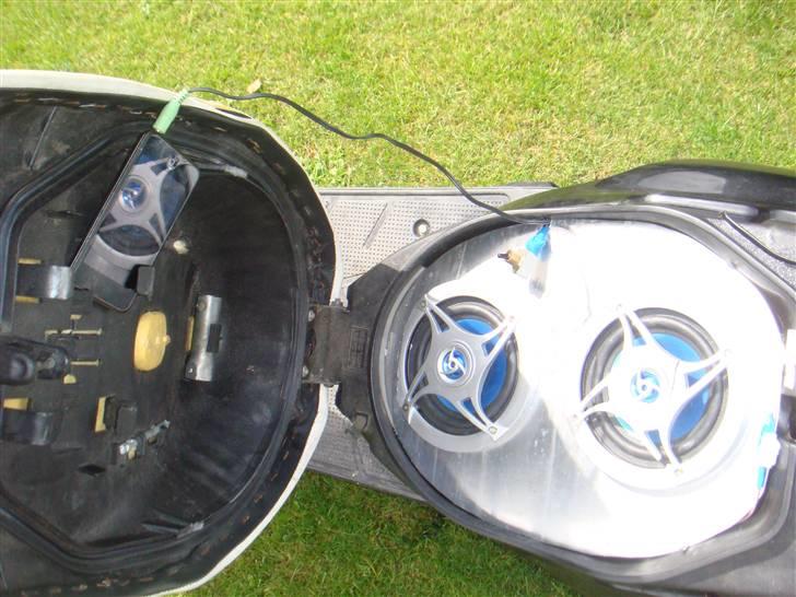 Honda Sfx - nye anlæg med 200watt forstærker :)   (topgun kontakt bliver monteret så det der bedre ud) billede 15