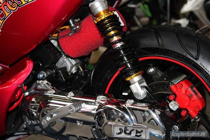 Aprilia Sonic Red Bitch - TIL SALG i dele - Speedmeet Custom Show 2010 billede 3