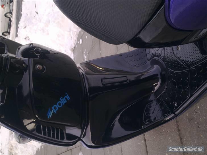 Aprilia Sonic - Solgt!  - Man kan ikke se den lillae perlemor effekt, som egentlig er ret tydelig i virkeligheden :D billede 6