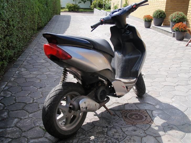Yamaha jog r  (Solgt) billede 4