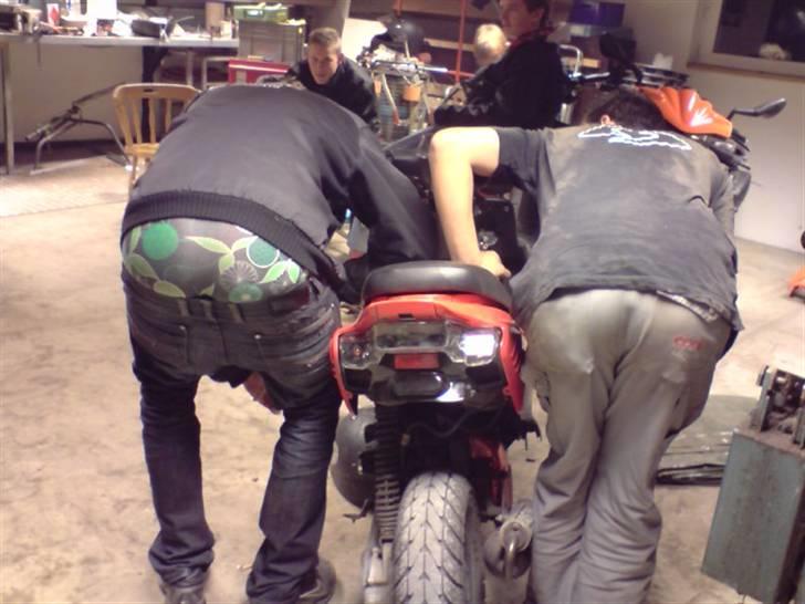 Yamaha BWS NG [SOLGT!!!] - Hvilken røv er bedst? ;) billede 7