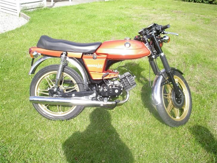 Puch Monza Juvél-"prix" - Ude i lyset. Mangler stadig klistermærkerne og rengøring samt polering. billede 2