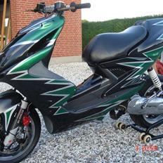 Yamaha Aerox Pata Negra