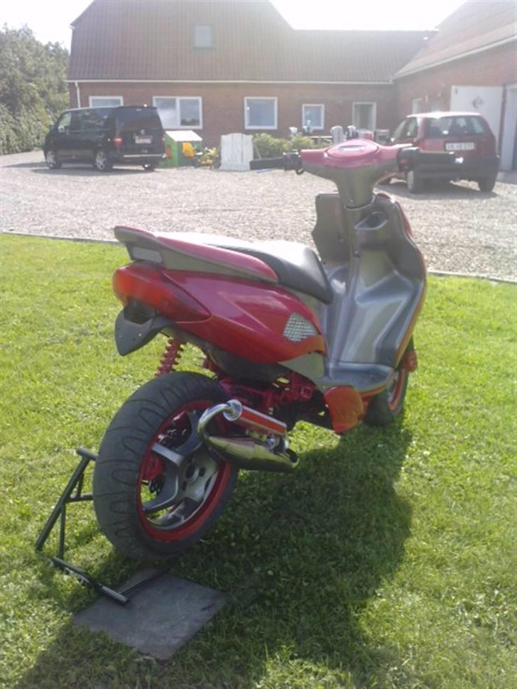 Yamaha Jog R/ Rox Solgt billede 3