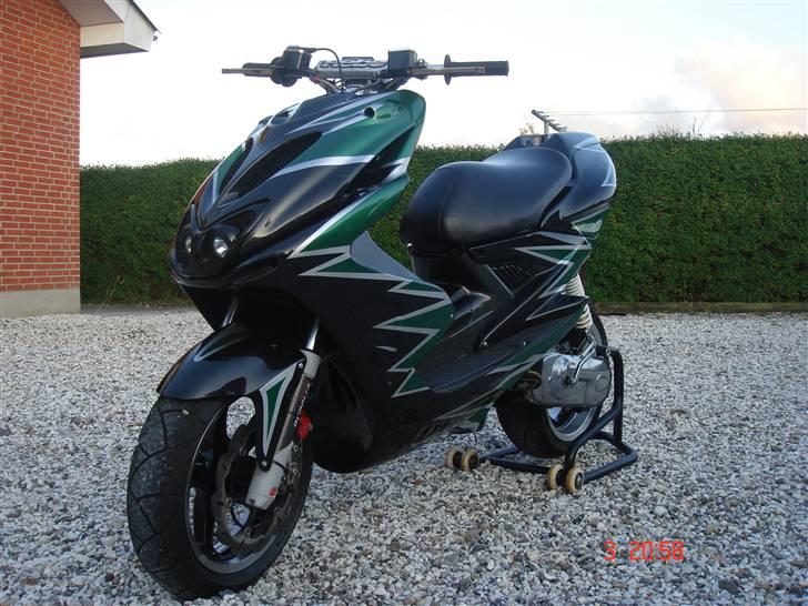 Yamaha Aerox Pata Negra billede 2