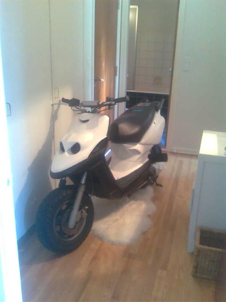 Yamaha BwS Ng *Stage6*BYTTET* - der er kommet hvidt gitter i frontlygten :p billede 1