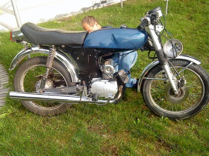 Yamaha  4 gear FS1 DX solgt - p.s det er ikke mig der er på billedet det er min gode ven hanfi:b billede 2