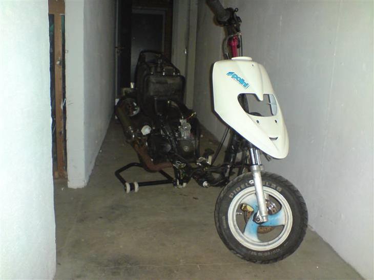 {{currentPhoto.altText}} billede {{currentPhoto.number}}