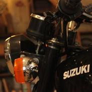 Suzuki <samurai> DM 50