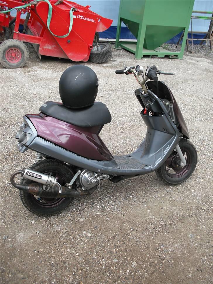 Yamaha Jog FS LC Solgt - Frontskjoldet er kun sat løst på.  billede 1