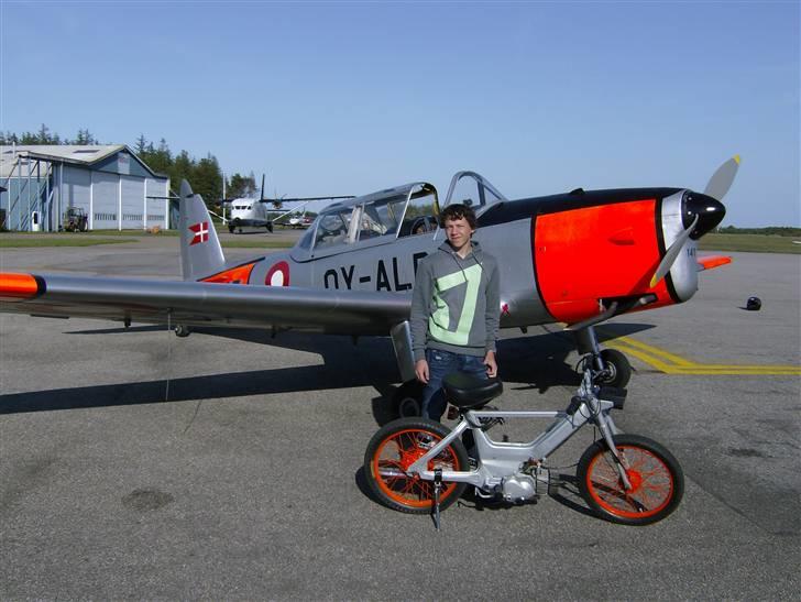 Puch maxi - den røde farve er orange, det er bare solen og kameraet der ikke vil sammen. billede 2