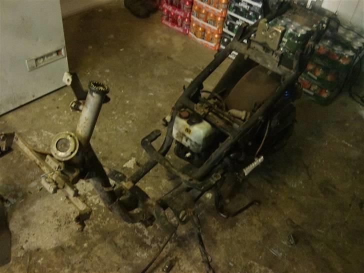 PGO Hot 50. SOLGT billede 2