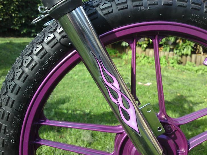 Puch Maxi p - Forlænget forstærket krom forgaffel med flammer. billede 8