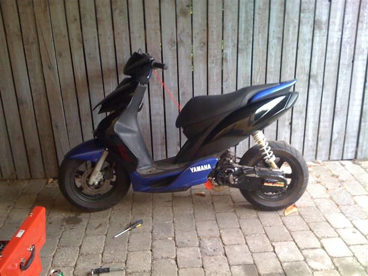 Yamaha Jog RR Pata Negra Solgt - sådan skal en bane scooter se ud, efter min mening ! :)  billede 16