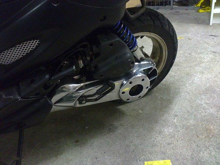 Peugeot speedfight 1 LC (STJÅLET) - ja så har alle skjoldene fået lak billede 4