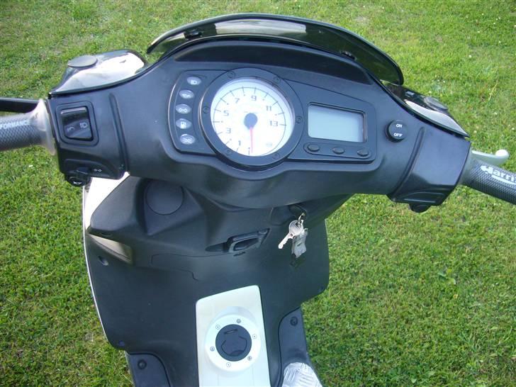 Piaggio Nrg Power *SOLGT* billede 3