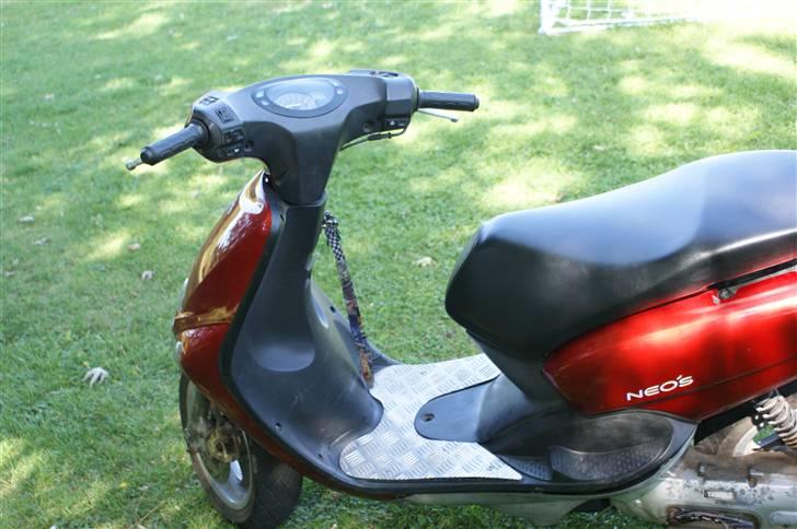 Yamaha neos total skadet billede 8