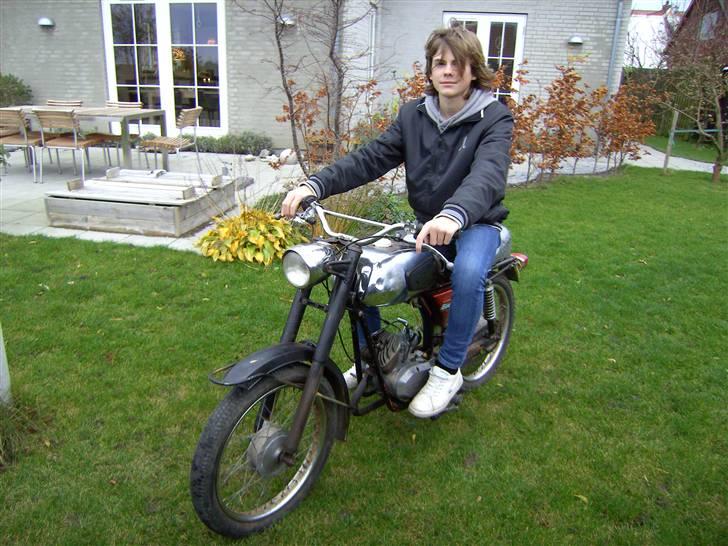 Veteraner Everton TT - En glad knægt på sin første knallert nogensinde, kan godt lide det billede der. :) billede 7