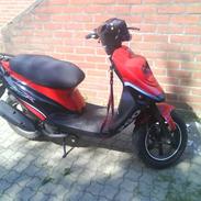 PGO Hot x/ GRÆSHOPPEN