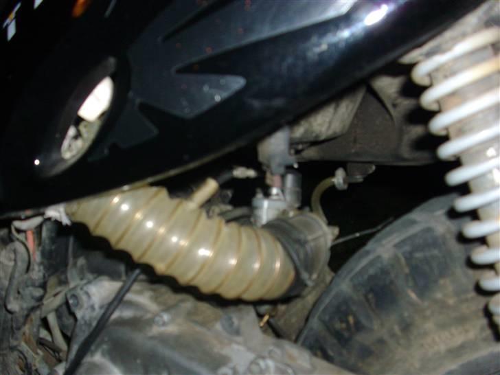 Gilera stalker - det er det "luftfilter" der sider på nu billede 3