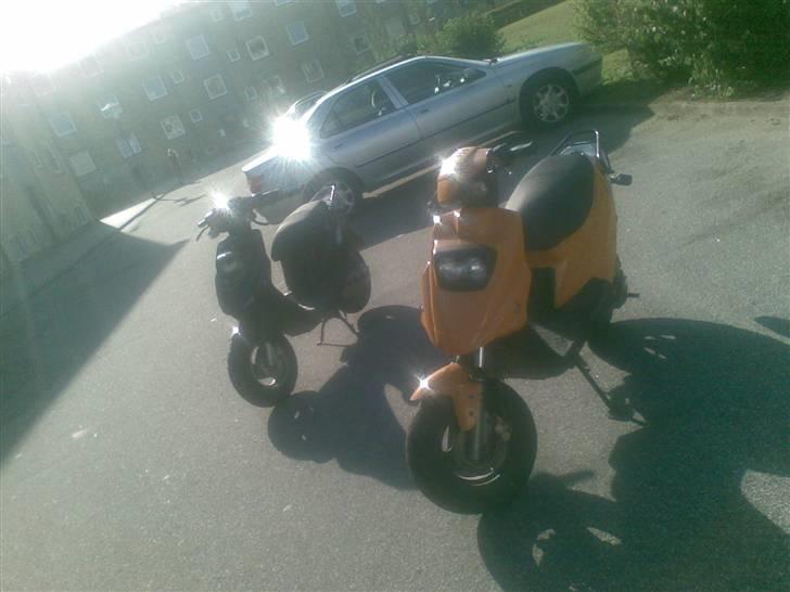 PGO Hot50 "Posten" Hærværk billede 13