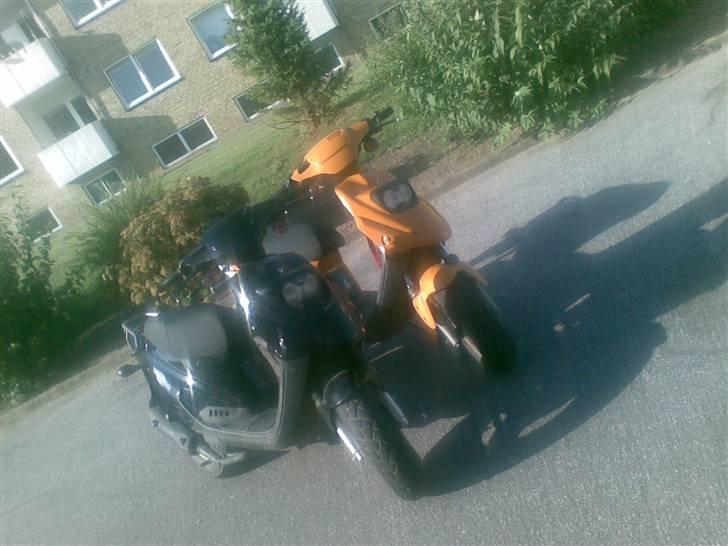 PGO Hot50 "Posten" Hærværk billede 16