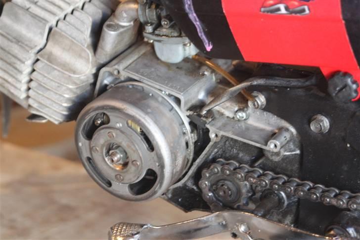 Suzuki (solgt) Samurai DM50 - motoren har fået nogle voldsomme "hak" ved koblingen :´( billede 4