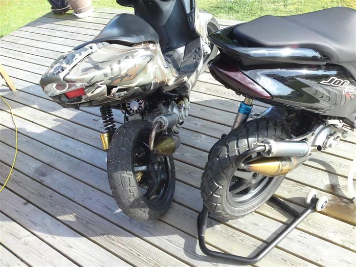 Yamaha Aerox BB 77c Army Edition - sammen med min makkers JogR billede 10