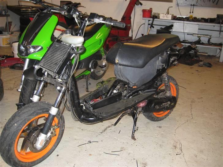 Yamaha Neorox LC Ombygget sonic - der skal fjernes ledninger og andre ting billede 14