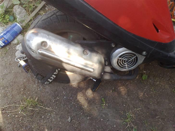 Yamaha Jog FS [Byttet til sonic] - Sonic udstødning med blindrør og hele lortet. billede 3