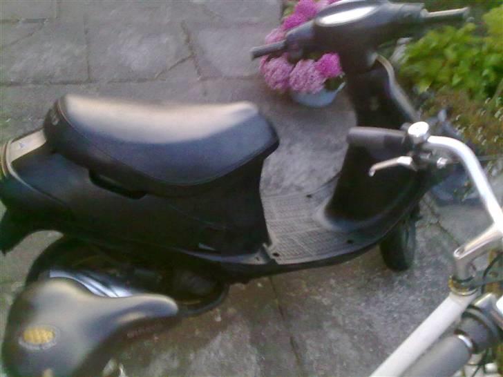 PGO comet byttede til dirtbik - da jeg fik den. er ved at male den nu billede 4