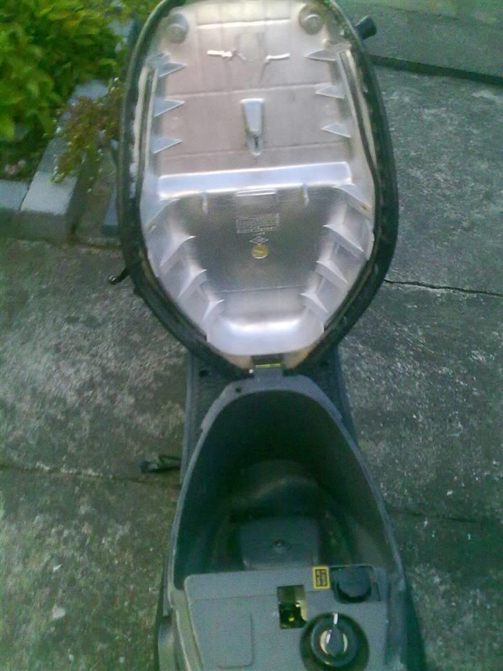 PGO comet byttede til dirtbik - da jeg fik den. er ved at male den nu billede 5