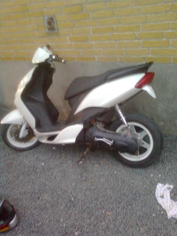 Yamaha Jog r 2004 byttet billede 2