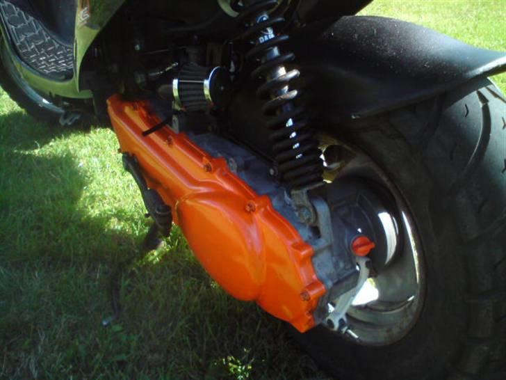 PGO hot 50 - har total vasket motoren mangler bare lige nye billeder med den anden kaburator og pot billede 20